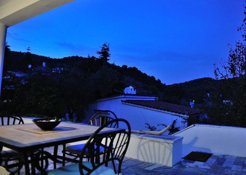 Villa Ftelia Skiathos Town Bagian luar foto