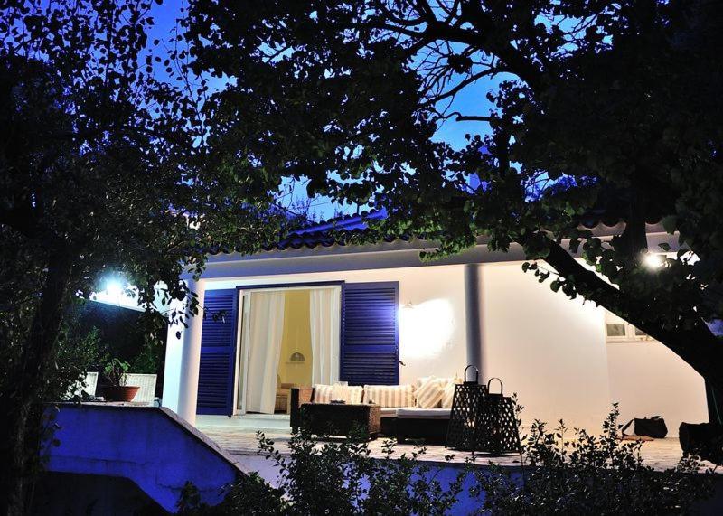 Villa Ftelia Skiathos Town Bagian luar foto