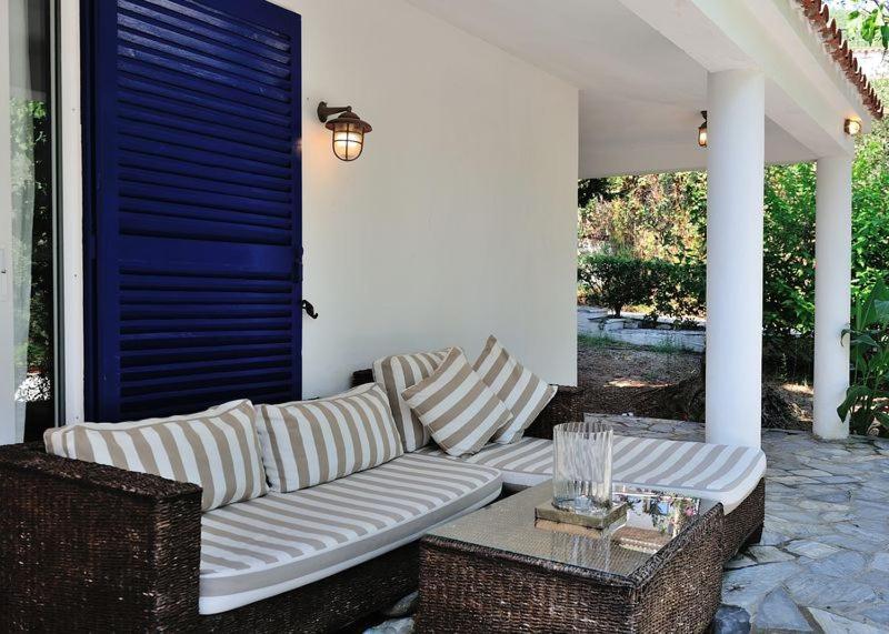 Villa Ftelia Skiathos Town Bagian luar foto