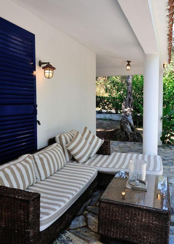 Villa Ftelia Skiathos Town Bagian luar foto
