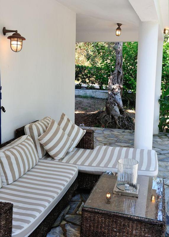 Villa Ftelia Skiathos Town Bagian luar foto