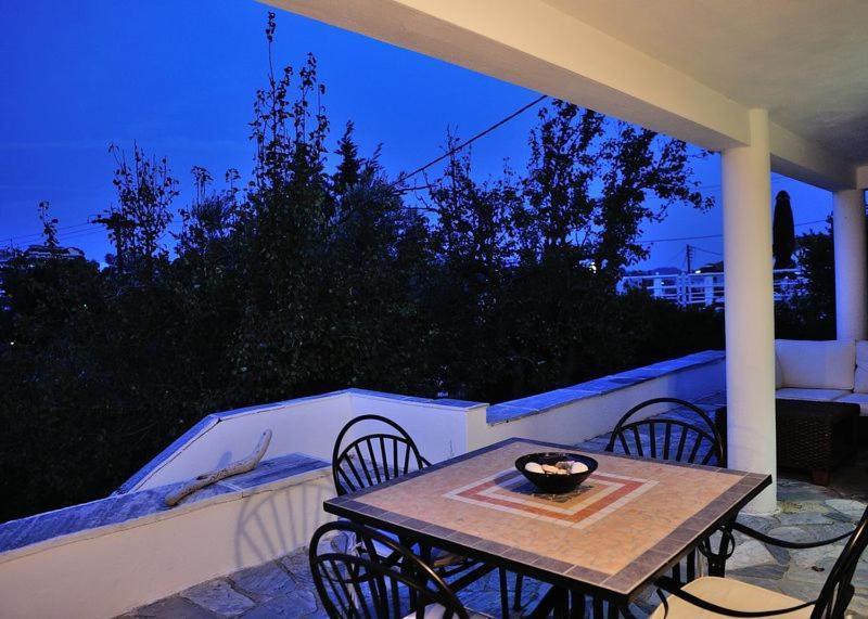 Villa Ftelia Skiathos Town Bagian luar foto
