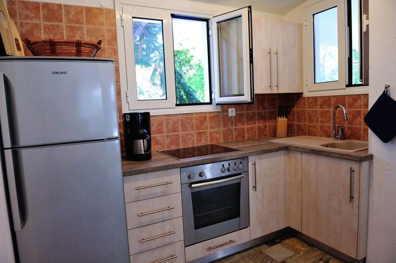 Villa Ftelia Skiathos Town Bagian luar foto