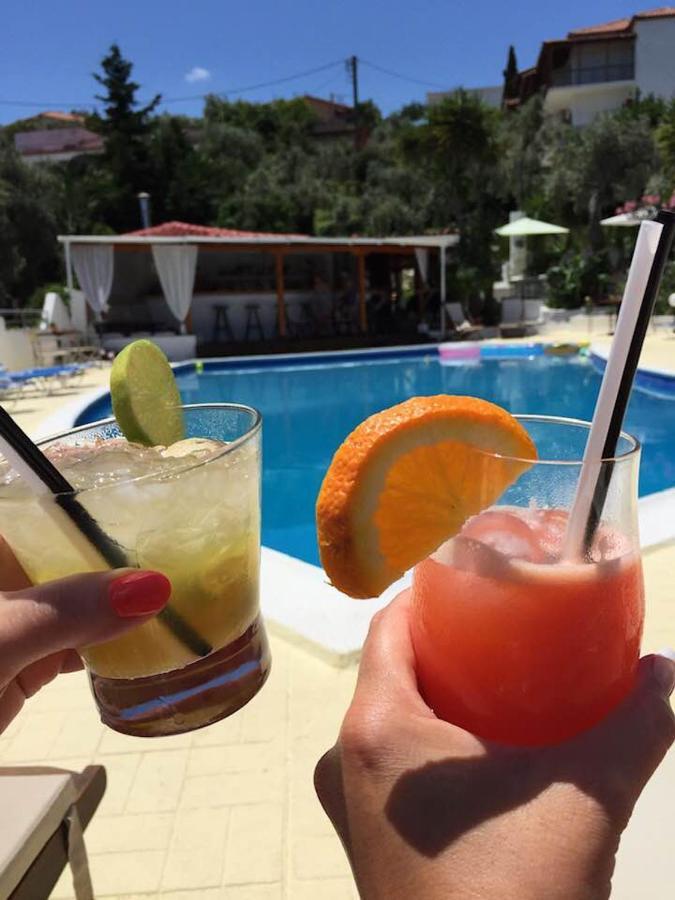 Villa Ftelia Skiathos Town Bagian luar foto
