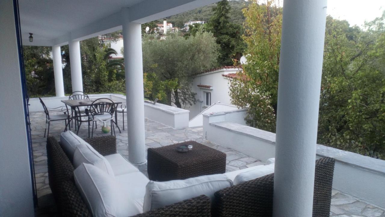 Villa Ftelia Skiathos Town Bagian luar foto